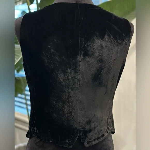 Vintage Banana Republic Velvet Beaded
Vest 90s Flair Size 10 - Picture 6 of 16